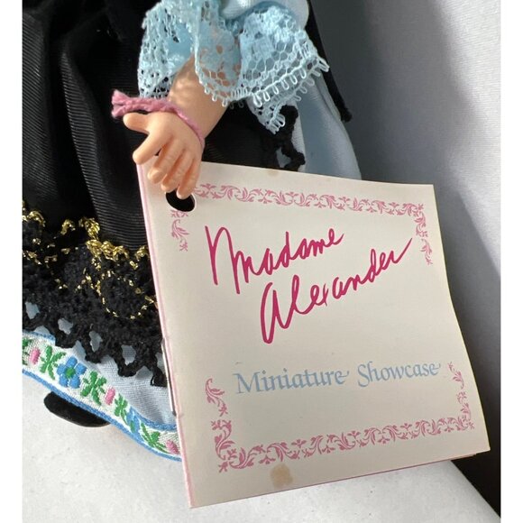 Madame Alexander, Rumania, Miniature Showcase Doll - Picture 3 of 8